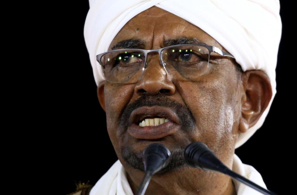 «البشير» يعلن الطوارئ ويحل الحكومة