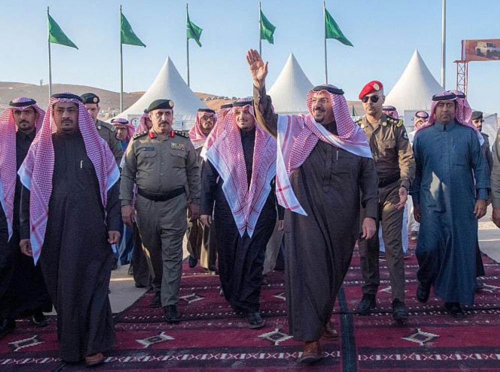 بالصور.. أمير القصيم يرعى ختام «واحة المانعية»
