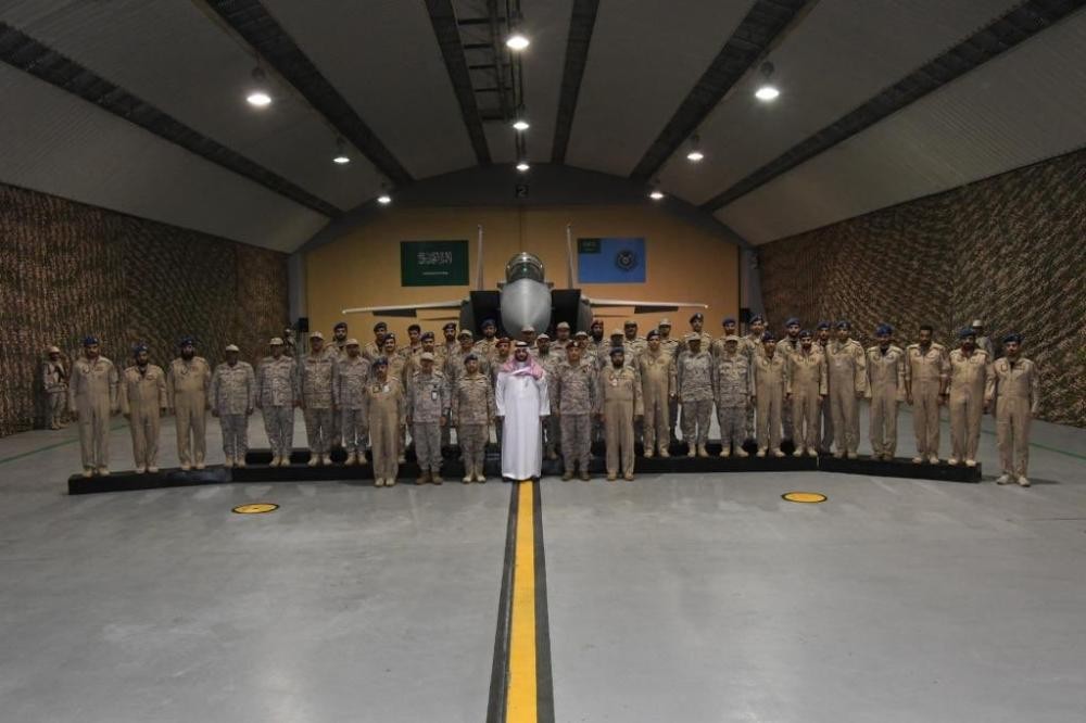 ماذا فعل نائب وزير الدفاع في يومه الأول ؟