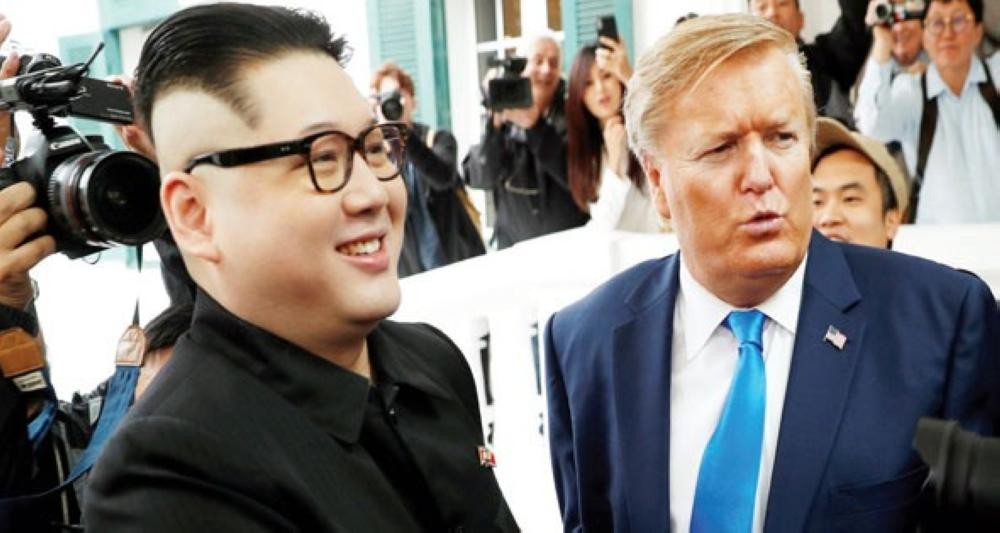 صور .. قمة مزيفة بين ترامب وكيم في فيتنام