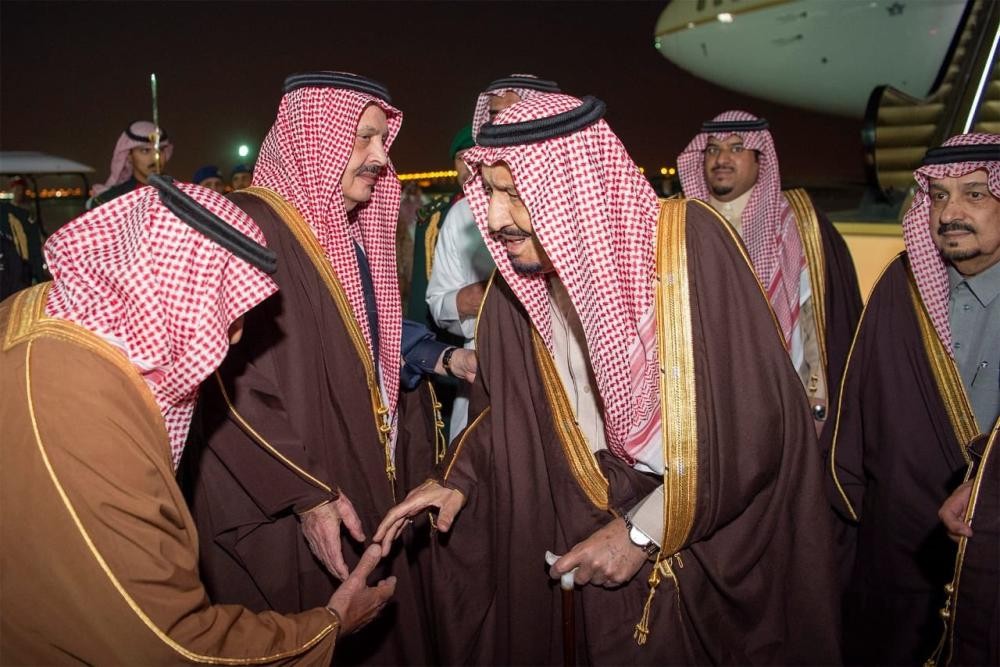 خادم الحرمين الشريفين يصل الرياض قادماً من مصر