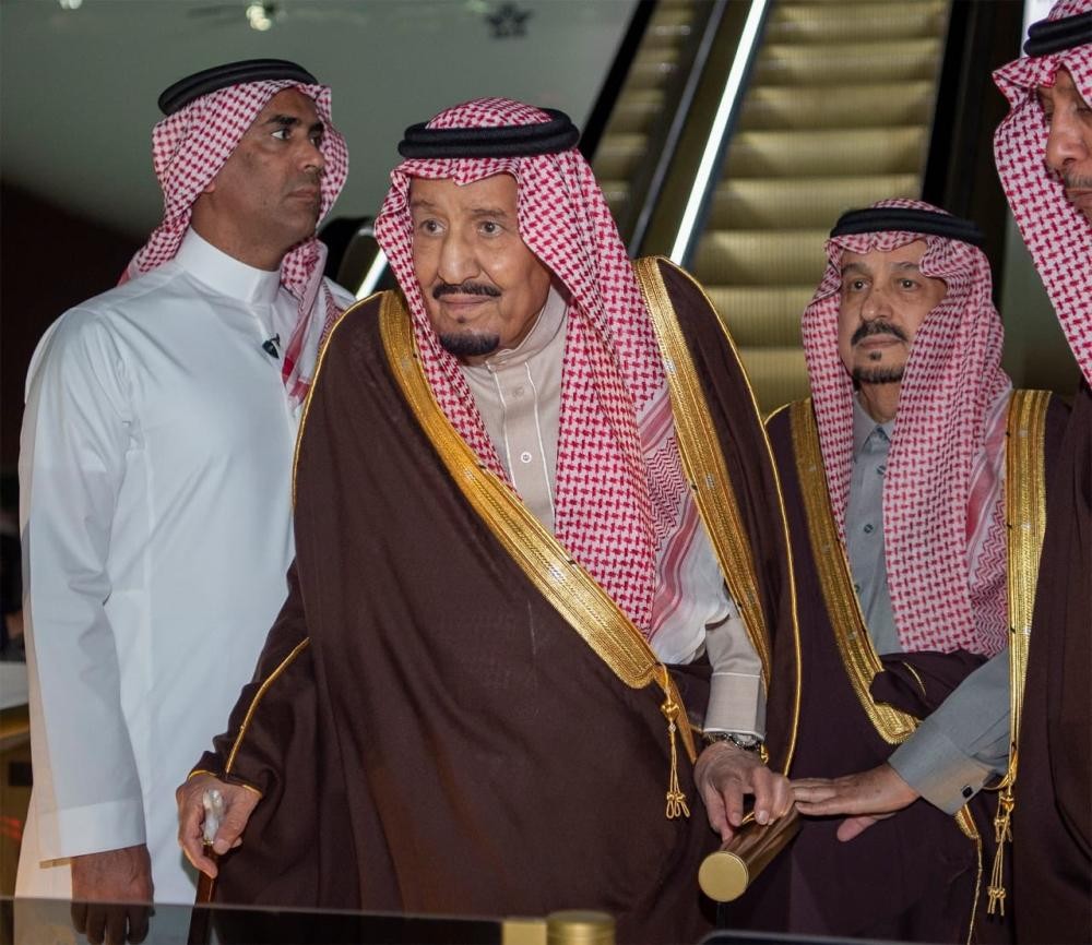خادم الحرمين الشريفين يصل الرياض قادماً من مصر