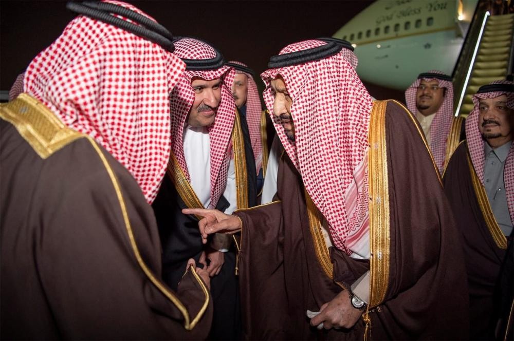 خادم الحرمين الشريفين يصل الرياض قادماً من مصر