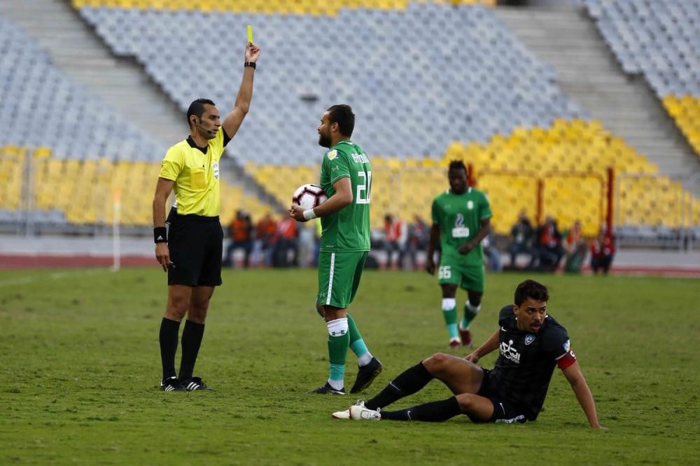الهلال يتأهل لقبل نهائي 