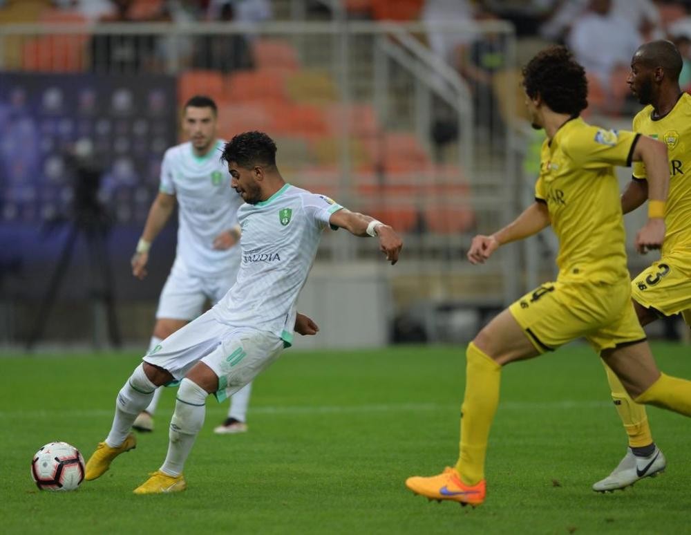 الأهلي يتخطى الوصل ويضرب موعداً مع الهلال