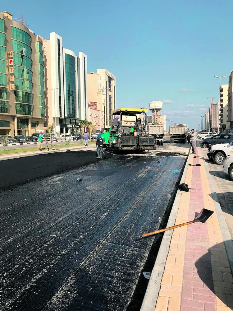 تأهيل وصيانة شوارع في الجبيل