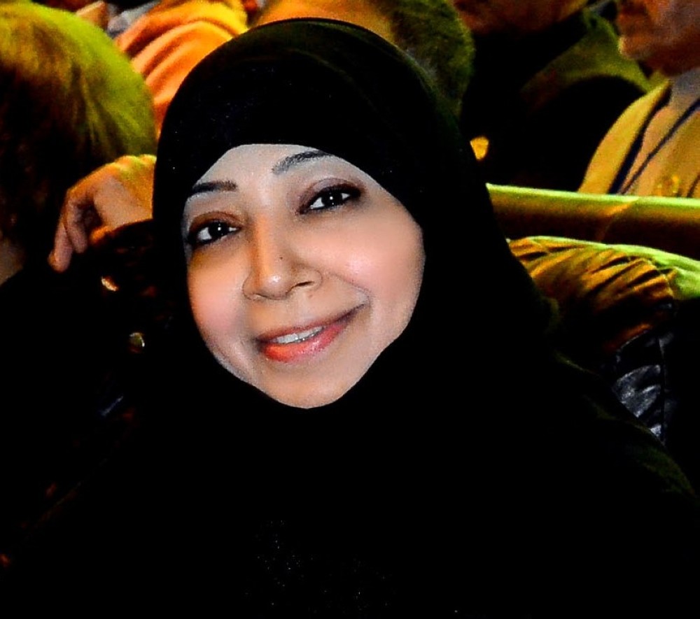 تشكيليات يغبن عن الساحة الفنية وأخريات يعملن خلف الكواليس