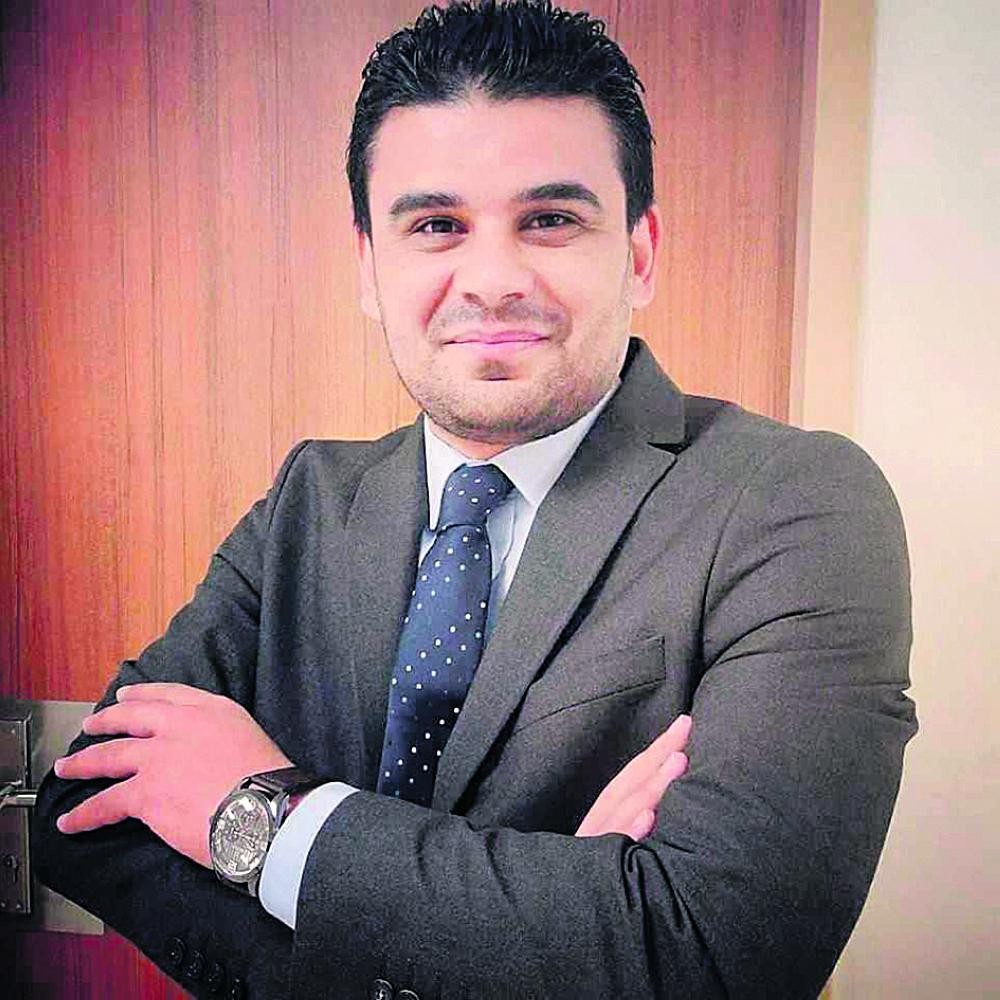 ضربة للنظام الإيراني.. ظريف خارج الوزارة