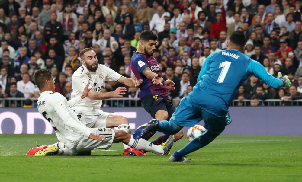 «برشلونة» يحبط طموحات «الريال» بالثلاثة