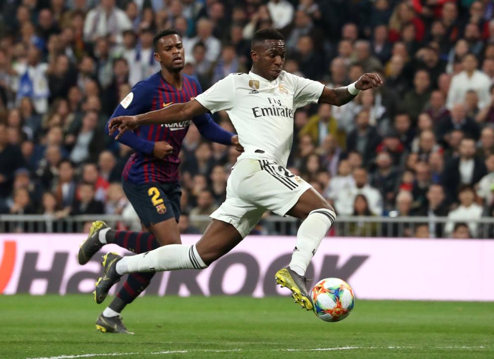 «برشلونة» يحبط طموحات «الريال» بالثلاثة