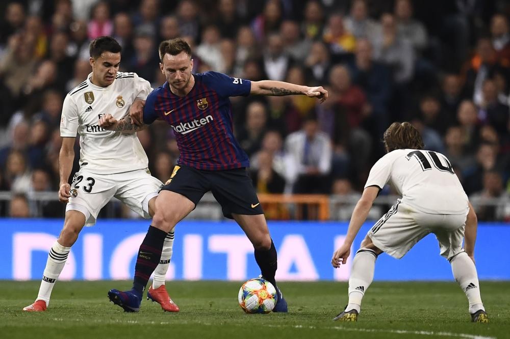 «برشلونة» يحبط طموحات «الريال» بالثلاثة