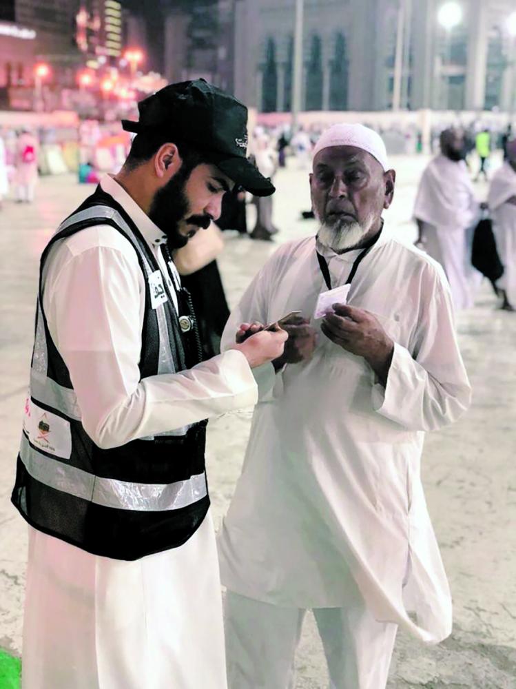 «خدمات الحج» ترشد 13 ألف معتمر