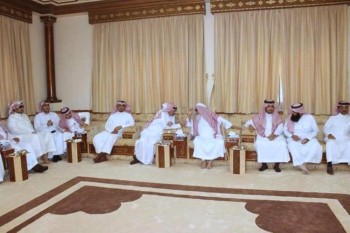 مدير المكافحة يعزي ذوي الشهيد «القحطاني»