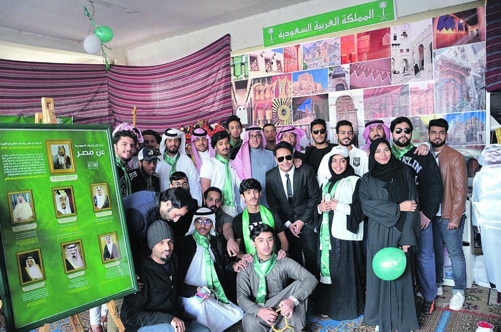 تراث المملكة والقهوة السعودية في «يوم الشعوب» بالقاهرة