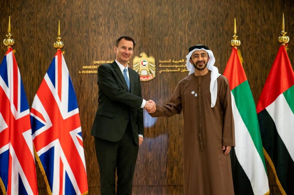 الإمارات وبريطانيا تبحثان العلاقات الثنائية
