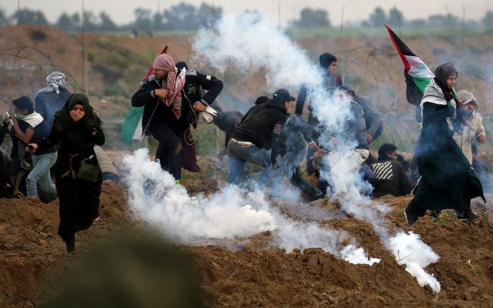 قوات الاحتلال تعتقل 10 فلسطينيين