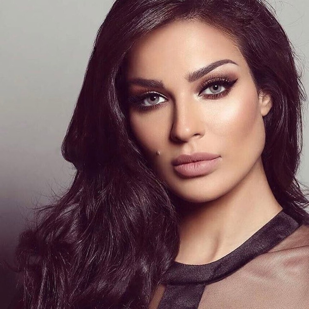 نادين نجيم تقترب من إنهاء «خمسة ونص»