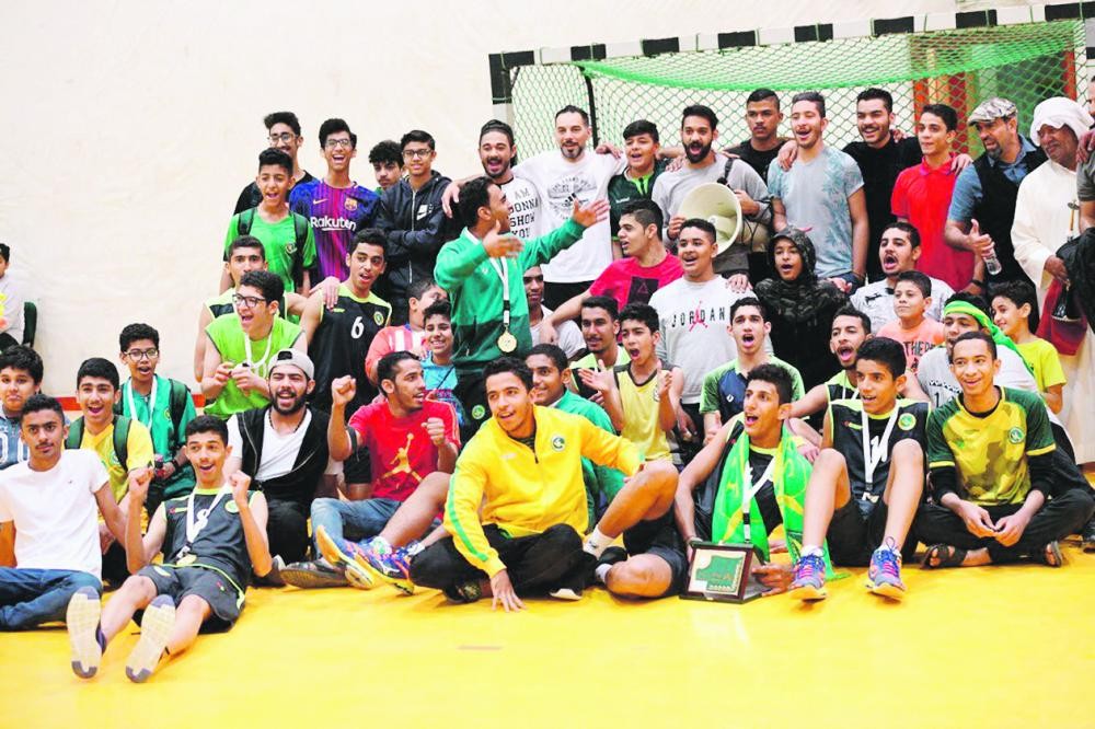 طائرة شباب الخليج.. علو كعب وحصاد لقب