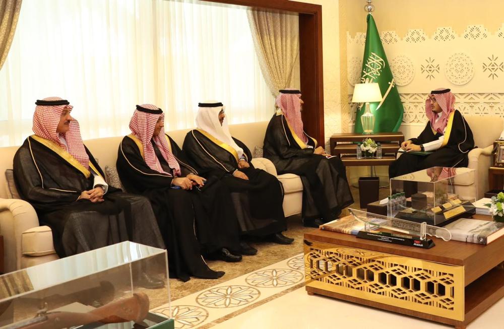 نائب أمير الشرقية يوجه بتسهيل الإجراءات بالمنافذ