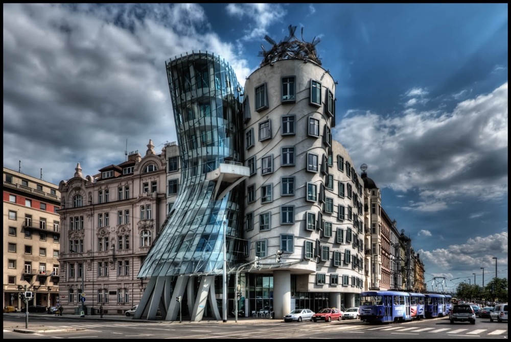 معماريون أبهروا العالم بتصاميم من وحي الخيال