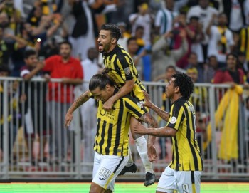 الوحدة يهز صدارة الهلال ويفرض عليه التعادل