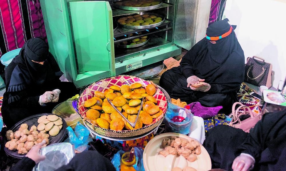 «مهرجان الكليجا»..نافذة تسويقية للحرفيات