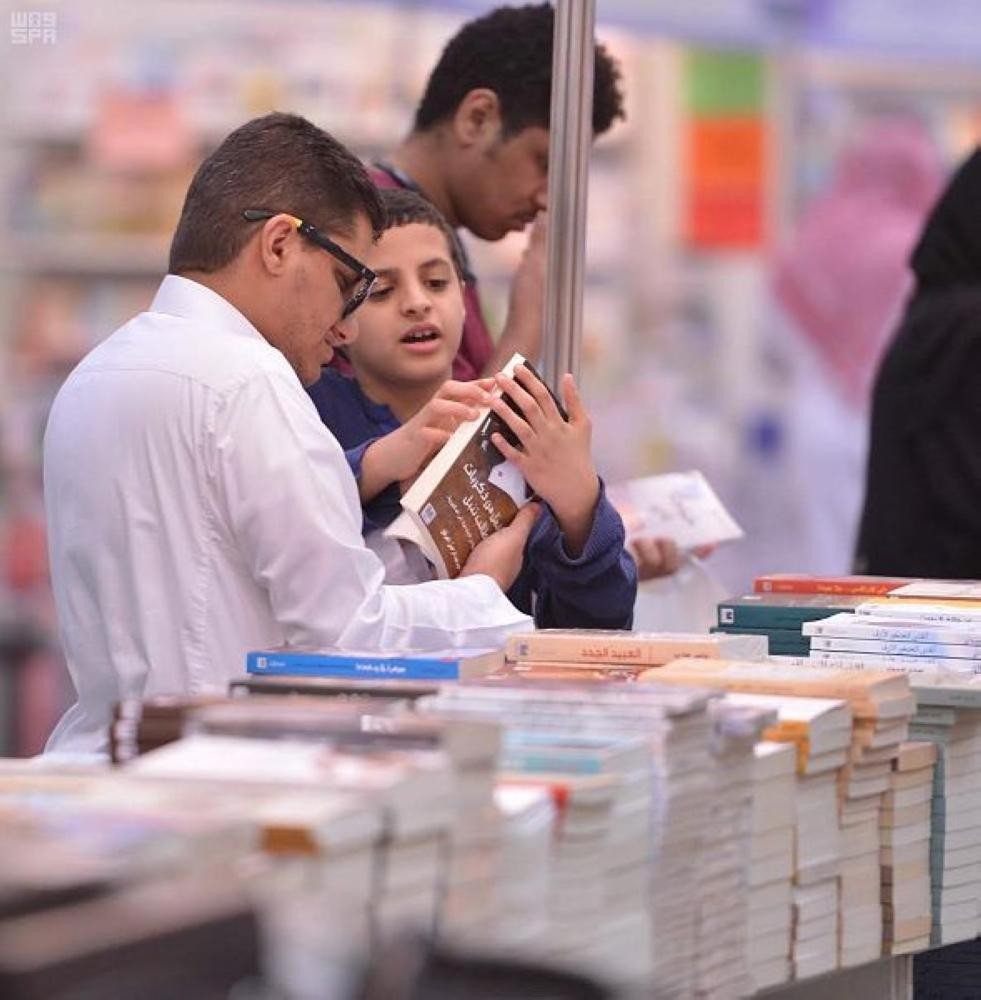 معرض الرياض الدولي للكتاب منارة ثقافية تخطف الأنظار