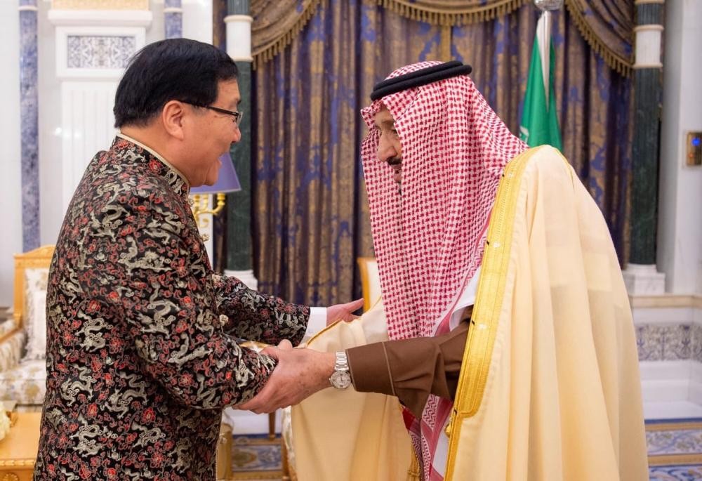 خادم الحرمين الشريفين يستقبل سفير الصين