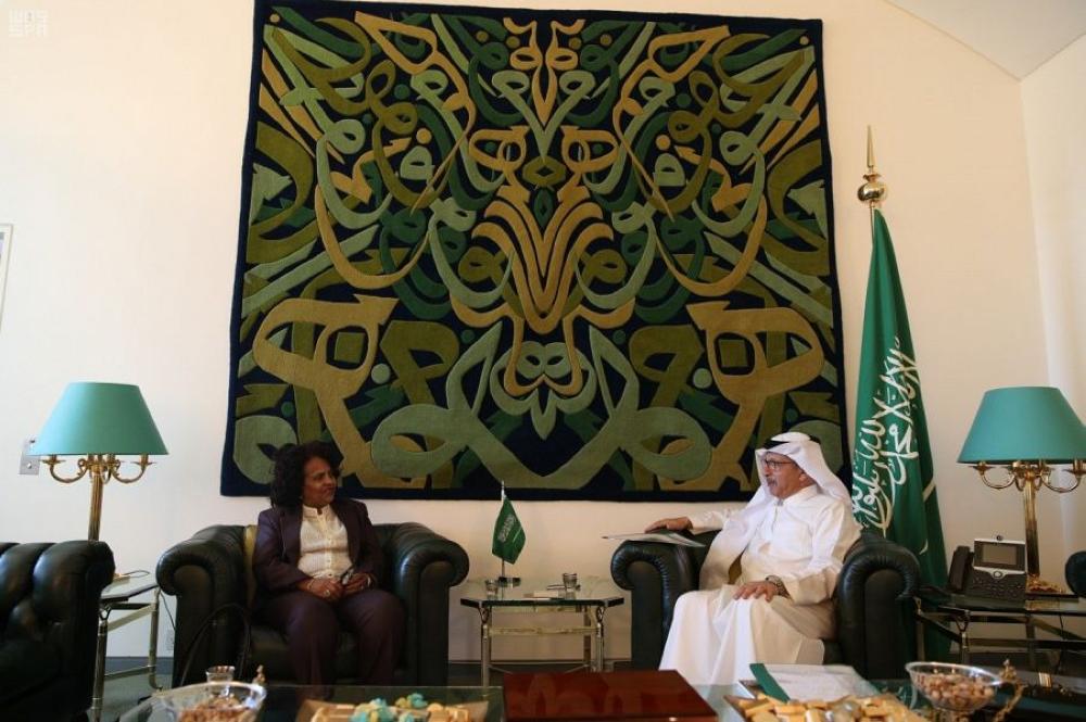 «قطان» يستقبل عددًا من السفراء