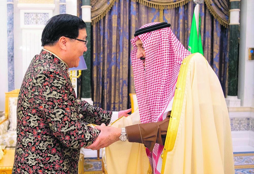 الملك يستقبل سفير الصين الشعبية لدى المملكة
