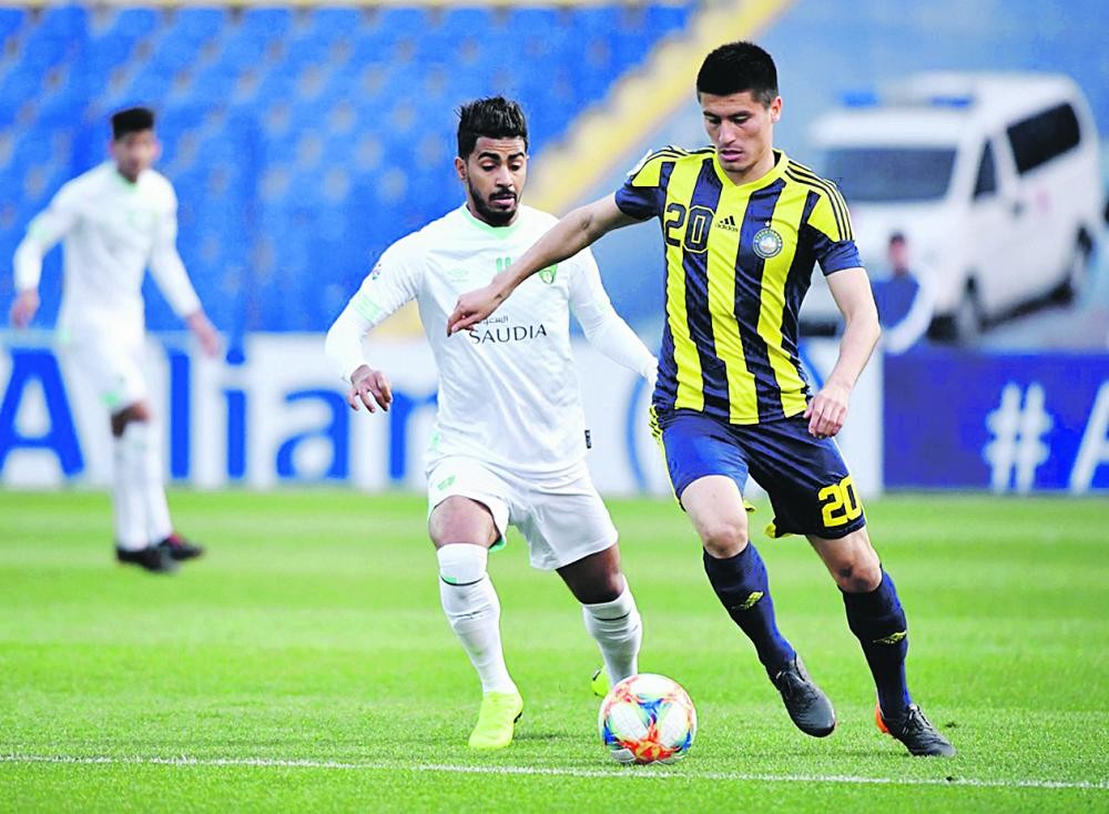 الأهلي يخسر الصدارة أمام بختاكور