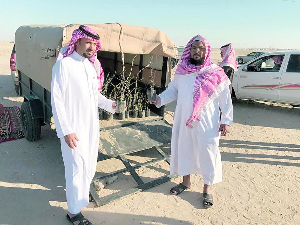 500 شتلة برية لزيادة الرقعة الخضراء بالنعيرية