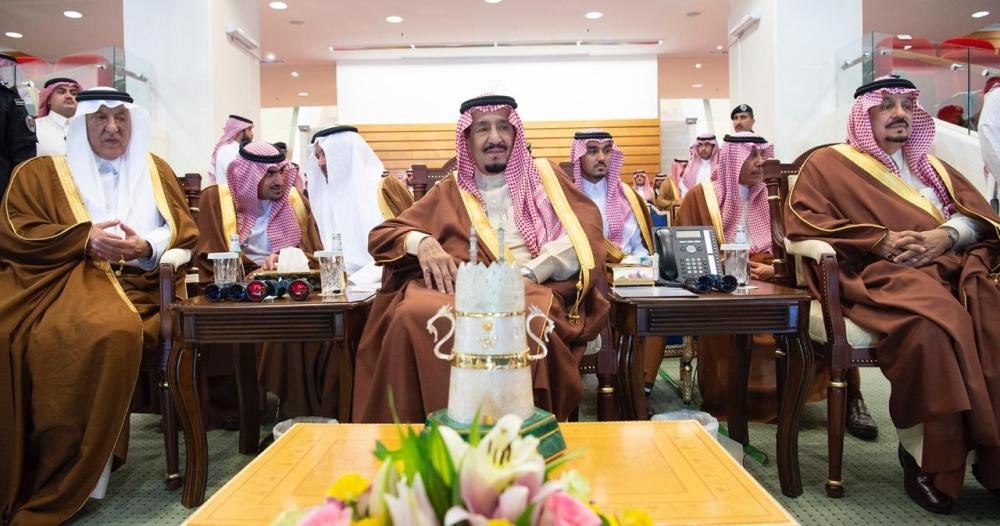 خادم الحرمين يرعى حفل السباق الكبير للفروسية