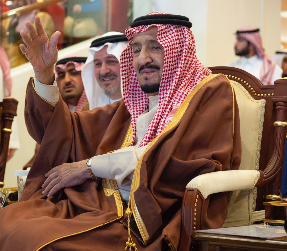 خادم الحرمين يرعى حفل السباق الكبير للفروسية