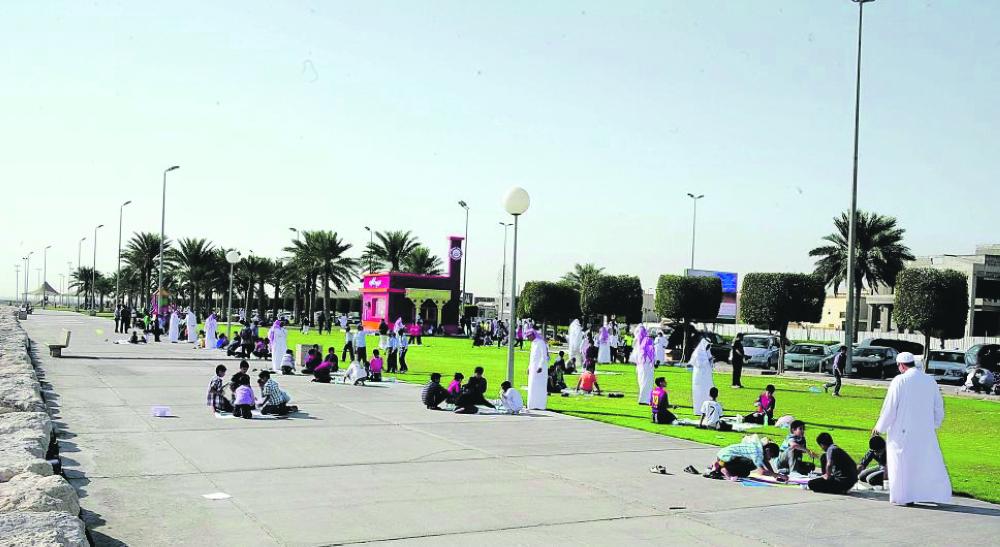 الواجهة البحرية تتنفس «ترفيها» مع هدوء الطقس