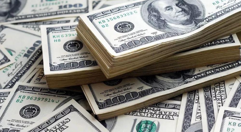 الدولار يرتفع بفعل مخاوف الحرب التجارية