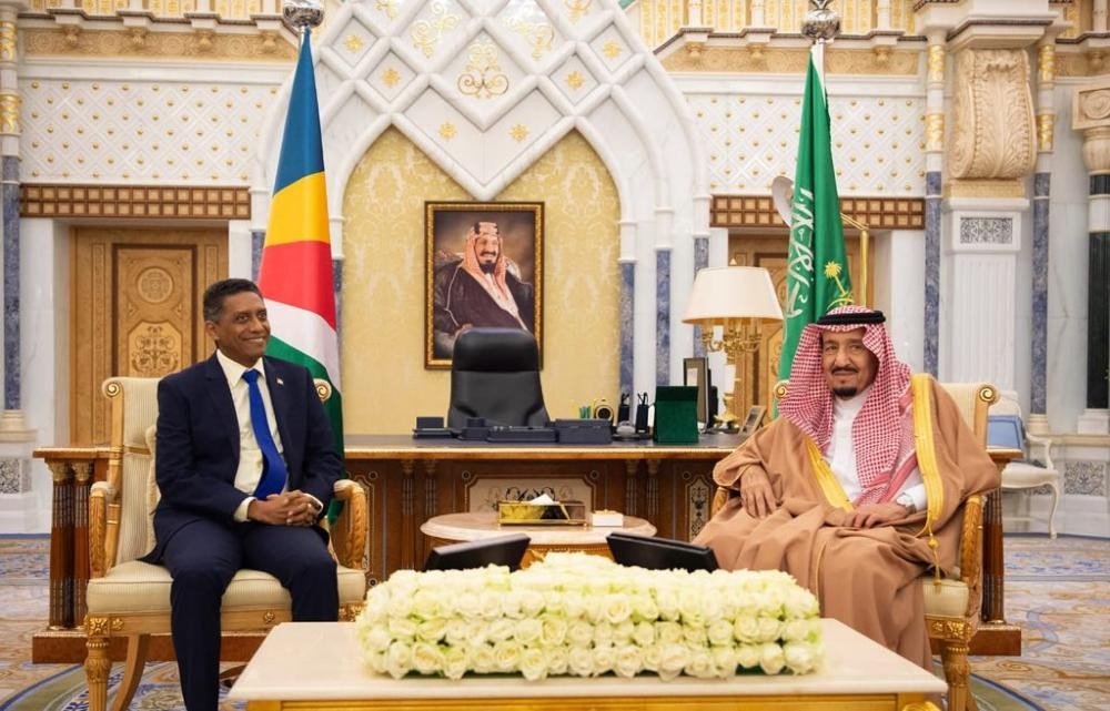 خادم الحرمين الشريفين يستقبل رئيس سيشل