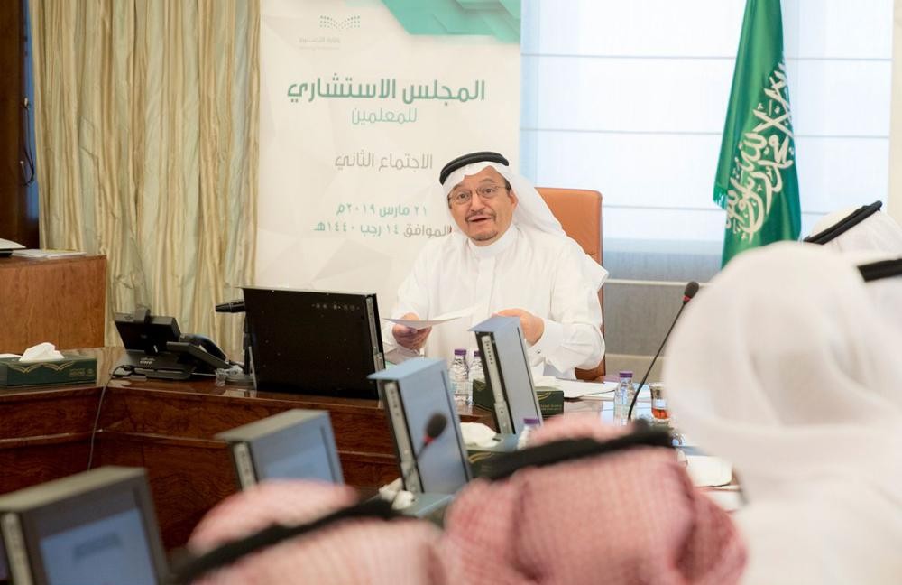 وزير التعليم يطلع على آليات «الاستشاري» للتطوير 