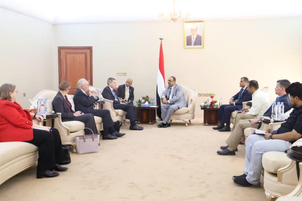 اليمن وأمريكا تبحثان علاقاتهما في المجال الأمني
