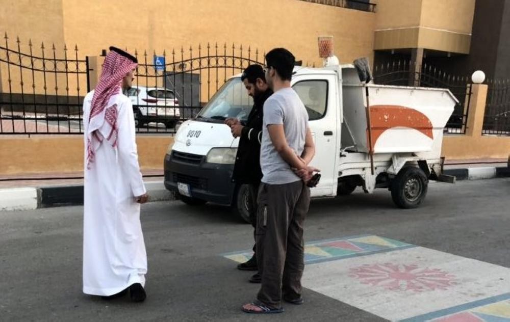 بلدية الخفجي تمنع 15 بائعا مخالفاً