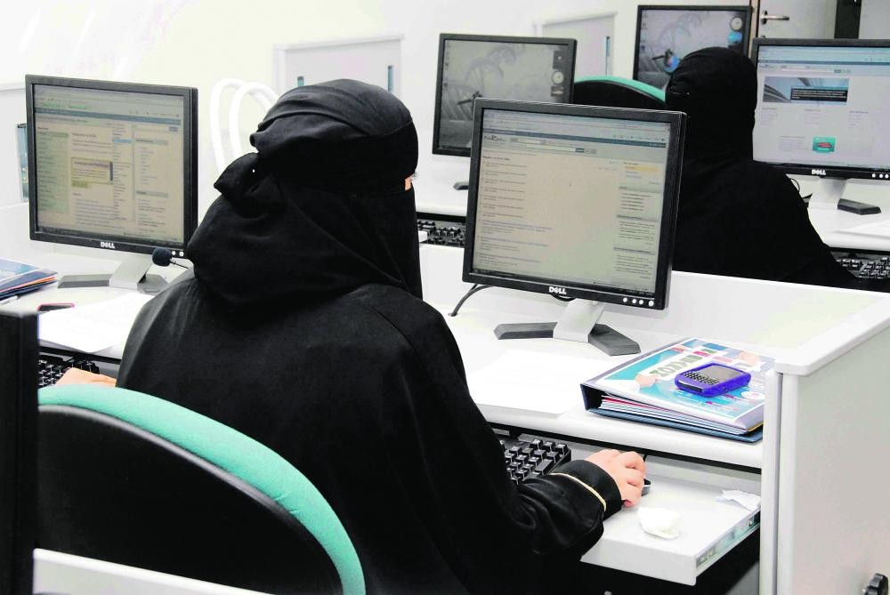 برامج لرفع مشاركة المرأة بالعمل السياحي إلى 30 %