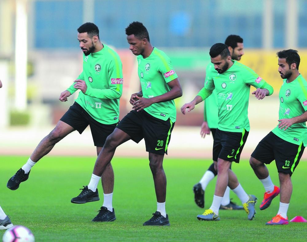 الأخضر يتحدى غينيا الاستوائية