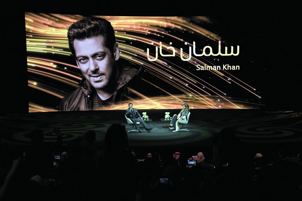 نجم بوليوود سلمان خان يلتقي جمهور أفلام السعودية