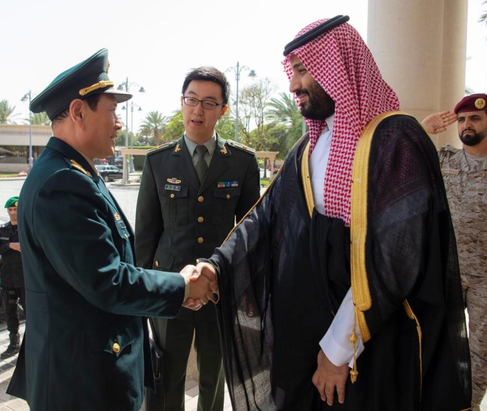 ولي العهد يبحث التعاون المشترك مع وزير الدفاع الصيني