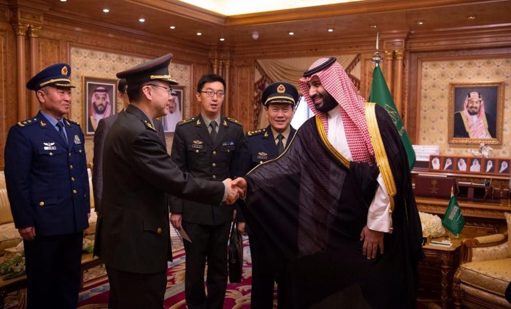 ولي العهد يبحث التعاون المشترك مع وزير الدفاع الصيني