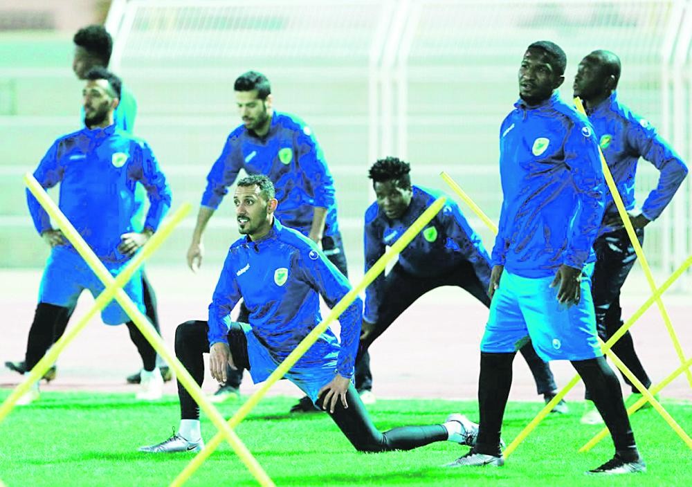 «الخليج».. عين على القيصومة.. وأخرى على فرق الصدارة