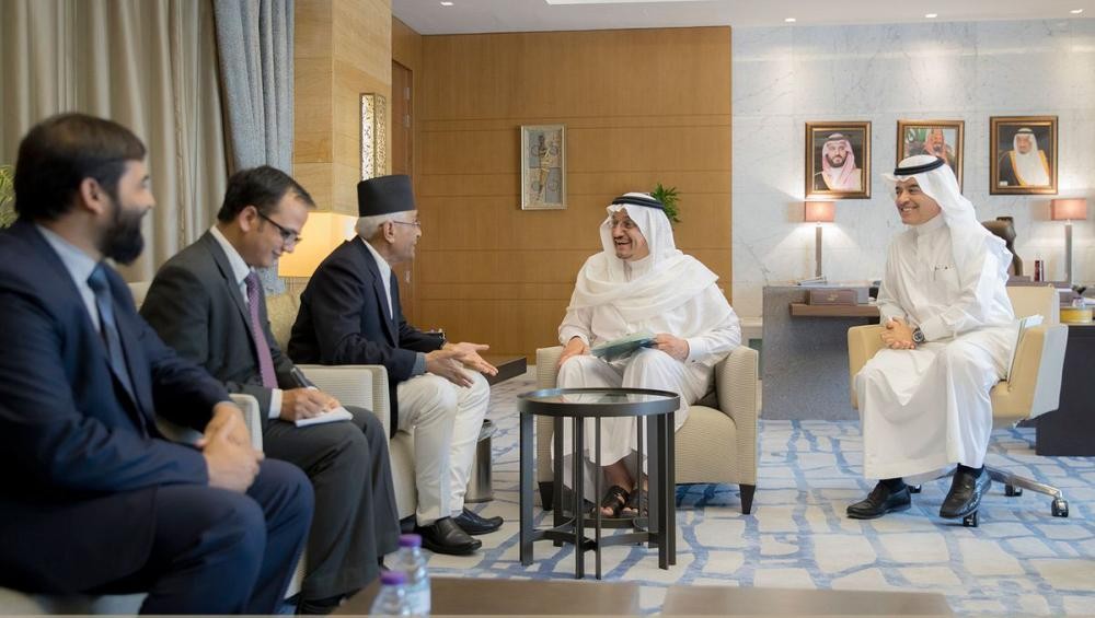 «آل الشيخ» يبحث مع السفير النيبالي برامج التعليم