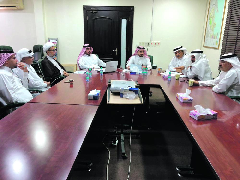 بلدي القطيف يبحث مطالب أهالي الخويلدية