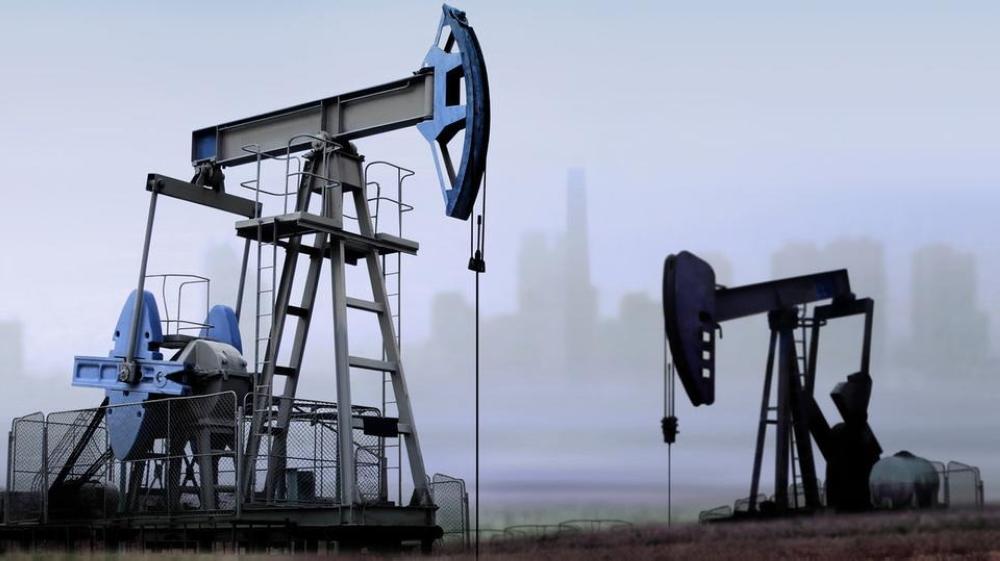 النفط يرتفع 1% بدعم من تخفيضات «أوبك»