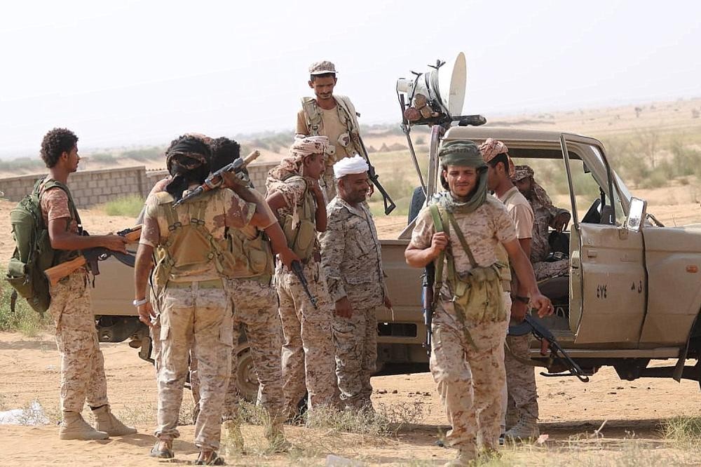 الجيش اليمني يسيطر على مواقع جديدة بتعز